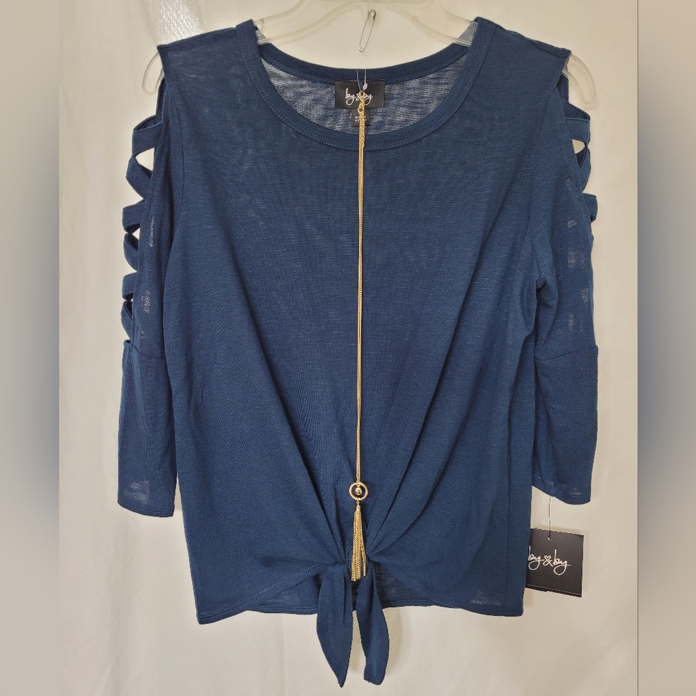 57. BY & BY NWT Women's Cold Shoulder/Split Sleeve Top with Necklace Size L